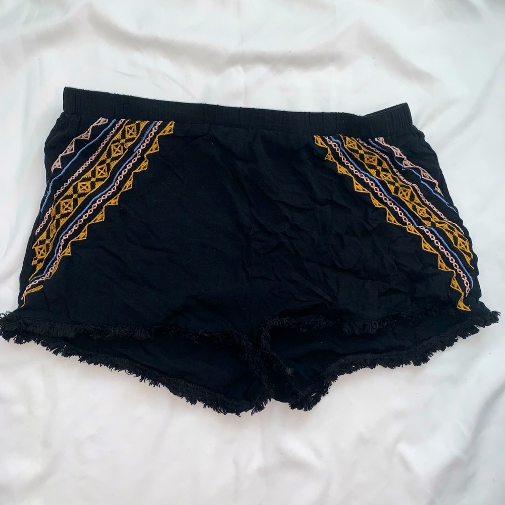 Embroidered Easy Short